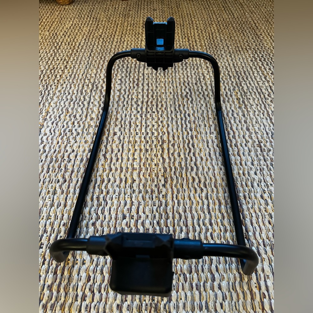 Uppababy cruz adapter for mockingbird stroller. Purchased in 2021. Like new.